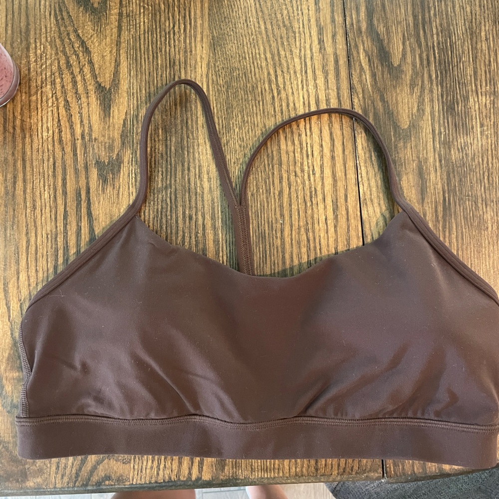 lululemon athletica Flow Y Nulu Sports Bra